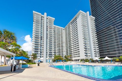 Condo à Hallandale Beach, Floride, 1 chambre  № 1967401