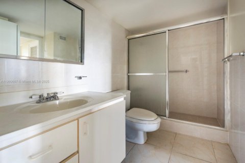 Condo in Hallandale Beach, Florida, 1 bedroom  № 1967401 - photo 12