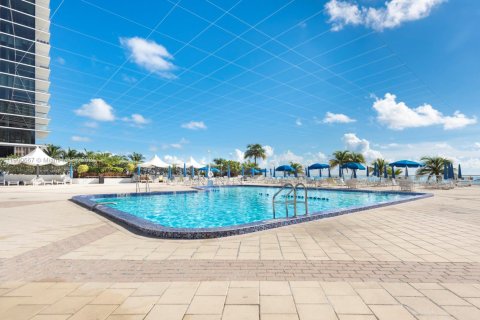 Condo in Hallandale Beach, Florida, 1 bedroom  № 1967401 - photo 15