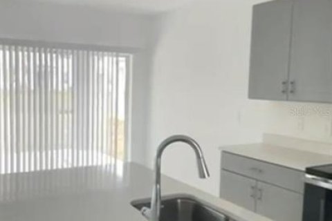 House in Kissimmee, Florida 3 bedrooms, 195.09 sq.m. № 1554508 - photo 10