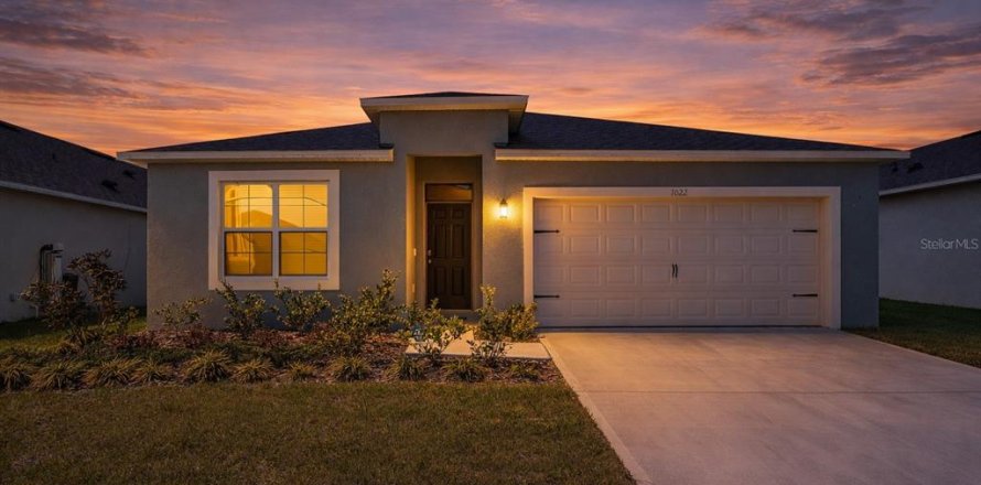 House in Haines City, Florida 4 bedrooms, 169.83 sq.m. № 2106144