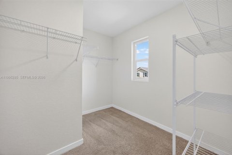 House in Florida City, Florida 5 bedrooms, 239.69 sq.m. № 2062751 - photo 29