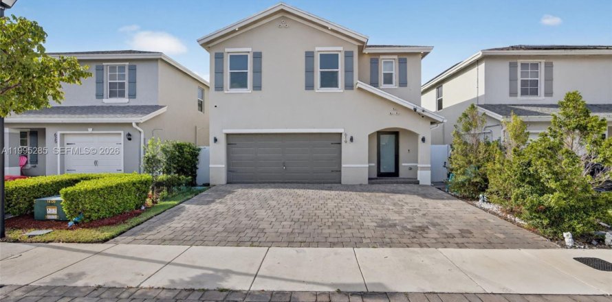 House in Florida City, Florida 5 bedrooms, 239.69 sq.m. № 2062751