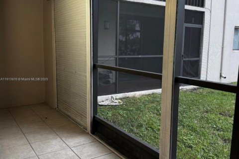 Condo in Miami, Florida, 1 bedroom  № 2035444