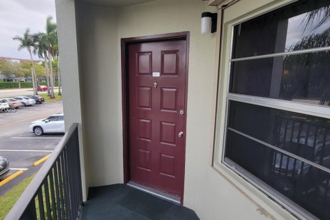 Copropriété à louer à Pembroke Pines, Floride: 2 chambres, 111.11 m2 № 1990667 - photo 13