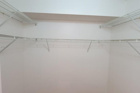 Copropriété à louer à Pembroke Pines, Floride: 2 chambres, 111.11 m2 № 1990667 - photo 12