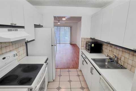 Copropriété à louer à Pembroke Pines, Floride: 2 chambres, 111.11 m2 № 1990667 - photo 8