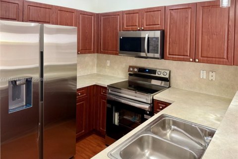 Townhouse in Homestead, Florida 2 bedrooms, 127.28 sq.m. № 1998962 - photo 3