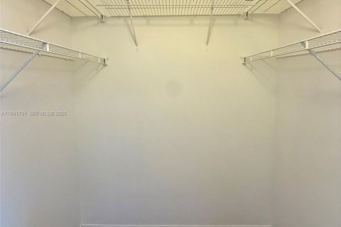 Townhouse in Homestead, Florida 2 bedrooms, 127.28 sq.m. № 1998962 - photo 11