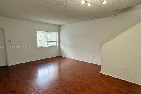 Townhouse in Homestead, Florida 2 bedrooms, 127.28 sq.m. № 1998962 - photo 7