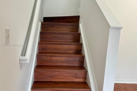 Townhouse in Homestead, Florida 2 bedrooms, 127.28 sq.m. № 1998962 - photo 8