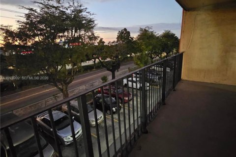 Снять в аренду кондоминиум в Хайалиа, Флорида 2 спальни, 121.61м2, № 2009934 - фото 3