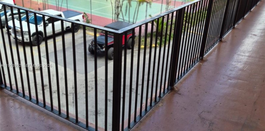 Кондоминиум с 2 спальнями в Хайалиа, Флорида № 2009934