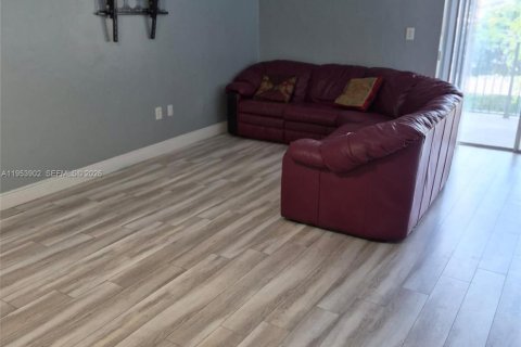 Снять в аренду кондоминиум в Хайалиа, Флорида 2 спальни, 121.61м2, № 2009934 - фото 13