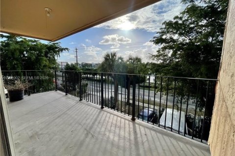 Снять в аренду кондоминиум в Хайалиа, Флорида 2 спальни, 121.61м2, № 2009934 - фото 2