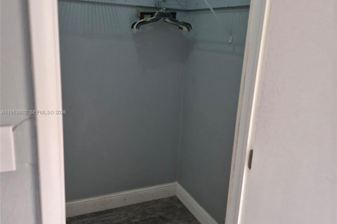 Снять в аренду кондоминиум в Хайалиа, Флорида 2 спальни, 121.61м2, № 2009934 - фото 16