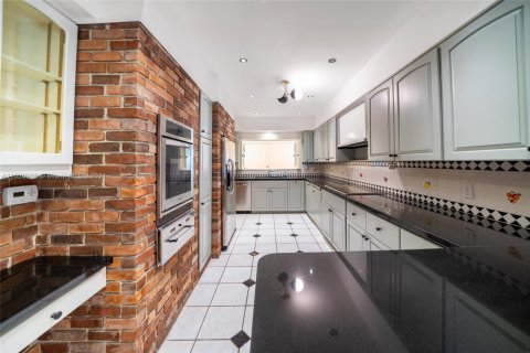 Снять в аренду виллу или дом в Холливуд, Флорида 3 спальни, 222.5м2, № 1977642 - фото 16