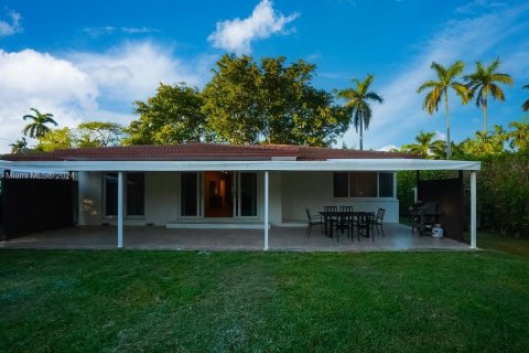 Снять в аренду виллу или дом в Холливуд, Флорида 3 спальни, 222.5м2, № 1977642 - фото 19