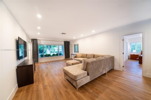 Снять в аренду виллу или дом в Холливуд, Флорида 3 спальни, 222.5м2, № 1977642 - фото 14