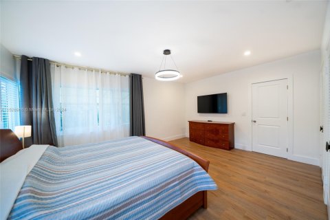 Снять в аренду виллу или дом в Холливуд, Флорида 3 спальни, 222.5м2, № 1977642 - фото 5