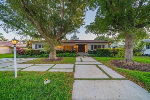 Снять в аренду виллу или дом в Холливуд, Флорида 3 спальни, 222.5м2, № 1977642 - фото 20