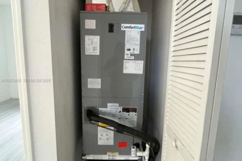 Adosado en alquiler en Homestead, Florida, 4 dormitorios, 160.54 m2 № 2054843 - foto 17