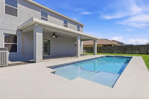 House in West Melbourne, Florida 5 bedrooms, 339.56 sq.m. № 2102814 - photo 2