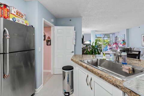 Condo in Boca Raton, Florida, 2 bedrooms  № 2251495 - photo 8
