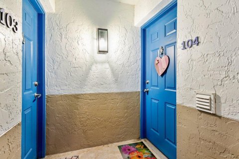 Condo in Boca Raton, Florida, 2 bedrooms  № 2251495 - photo 3