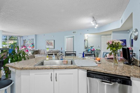 Condo in Boca Raton, Florida, 2 bedrooms  № 2251495 - photo 9