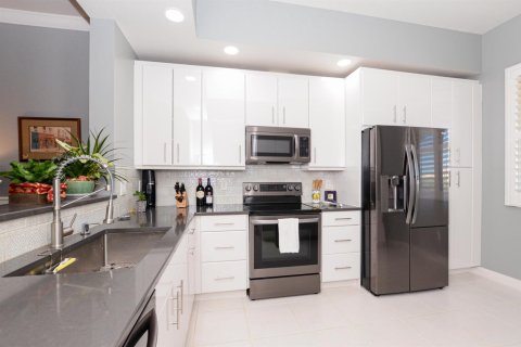 Condo in St. Lucie, Florida, 2 bedrooms № 2077455 - photo 3