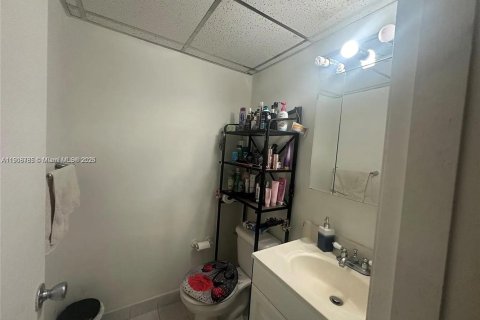Copropriété à louer à Hialeah, Floride: 2 chambres, 87.61 m2 № 1964660 - photo 10