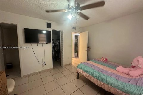 Copropriété à louer à Hialeah, Floride: 2 chambres, 87.61 m2 № 1964660 - photo 3