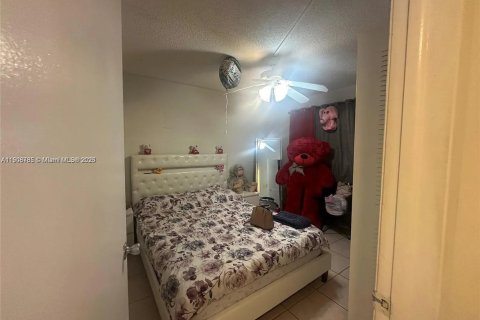 Copropriété à louer à Hialeah, Floride: 2 chambres, 87.61 m2 № 1964660 - photo 9
