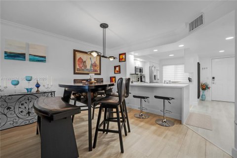 Condominio en venta en Pembroke Pines, Florida, 2 dormitorios, 112.13 m2 № 2057044 - foto 14