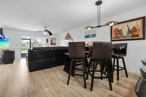 Condominio en venta en Pembroke Pines, Florida, 2 dormitorios, 112.13 m2 № 2057044 - foto 15