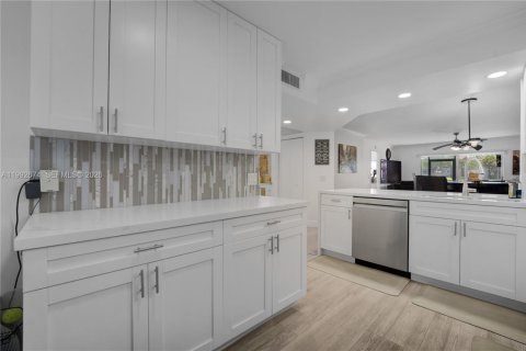 Condominio en venta en Pembroke Pines, Florida, 2 dormitorios, 112.13 m2 № 2057044 - foto 7