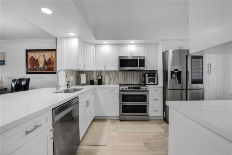 Condominio en venta en Pembroke Pines, Florida, 2 dormitorios, 112.13 m2 № 2057044 - foto 3