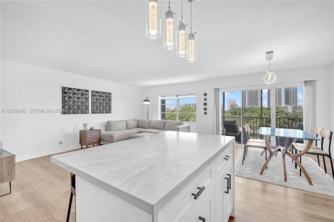 Copropriété à vendre à Hallandale Beach, Floride: 1 chambre, 78.97 m2 № 2089415 - photo 21