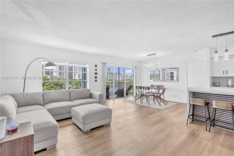 Copropriété à vendre à Hallandale Beach, Floride: 1 chambre, 78.97 m2 № 2089415 - photo 4