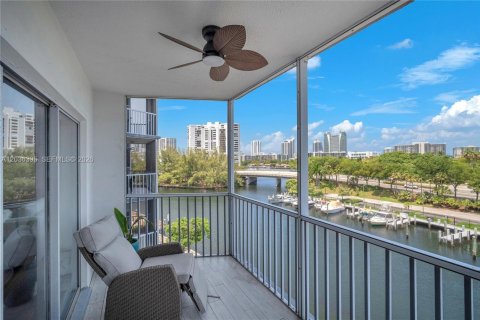 Copropriété à vendre à Hallandale Beach, Floride: 1 chambre, 78.97 m2 № 2089415 - photo 12