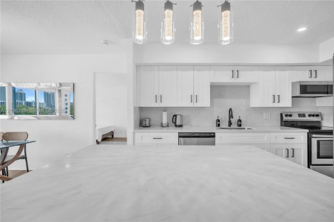 Copropriété à vendre à Hallandale Beach, Floride: 1 chambre, 78.97 m2 № 2089415 - photo 29