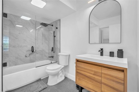 Copropriété à vendre à Hallandale Beach, Floride: 1 chambre, 78.97 m2 № 2089415 - photo 9