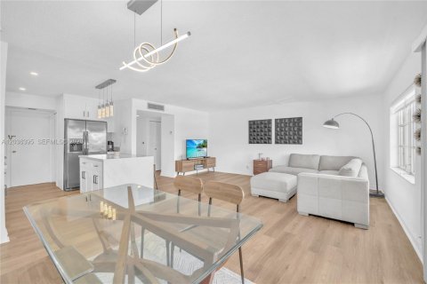 Copropriété à vendre à Hallandale Beach, Floride: 1 chambre, 78.97 m2 № 2089415 - photo 27