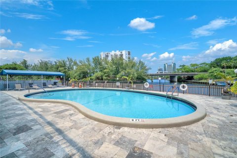 Copropriété à vendre à Hallandale Beach, Floride: 1 chambre, 78.97 m2 № 2089415 - photo 15