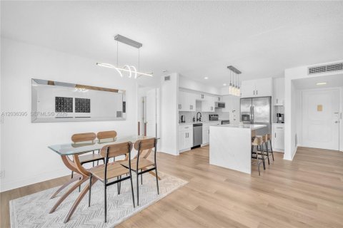 Copropriété à vendre à Hallandale Beach, Floride: 1 chambre, 78.97 m2 № 2089415 - photo 26