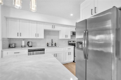 Copropriété à vendre à Hallandale Beach, Floride: 1 chambre, 78.97 m2 № 2089415 - photo 30