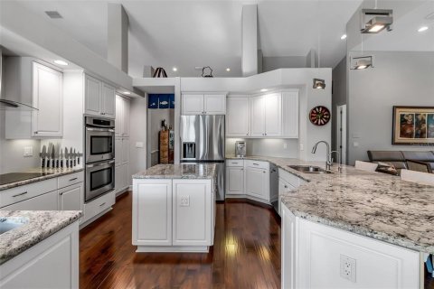House in Sarasota, Florida 4 bedrooms, 294.31 sq.m. № 1885982 - photo 22