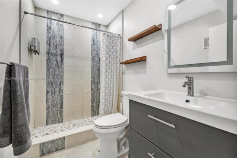 Condo in Weston, Florida, 2 bedrooms  № 1799446 - photo 17
