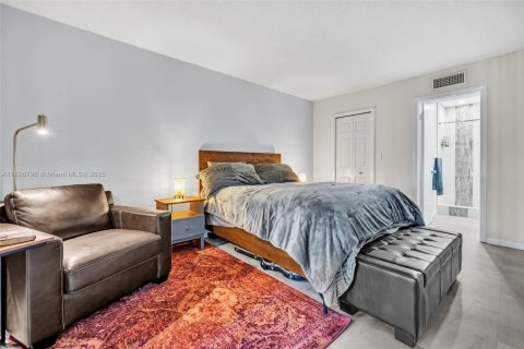 Condo in Weston, Florida, 2 bedrooms  № 1799446 - photo 16